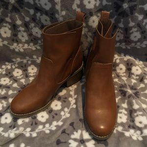 Mossimo boots